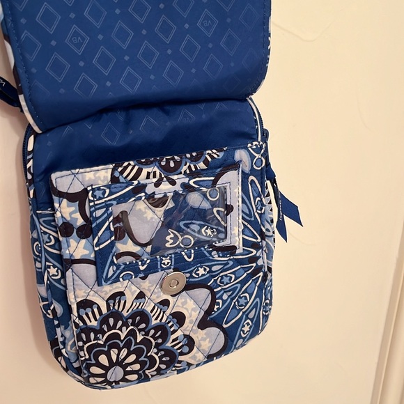 Vera Bradley crossbody - Picture 4 of 5